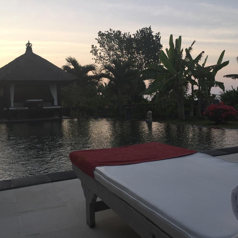 Villa Danison Umeanyar Buitenkant foto